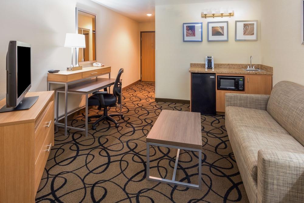 Holiday Inn Express Hotel And Suites - Henderson By Ihg Las Vegas Exterior photo