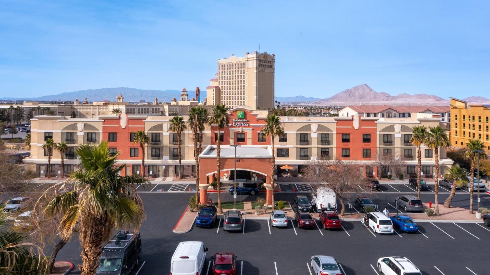 Holiday Inn Express Hotel And Suites - Henderson By Ihg Las Vegas Exterior photo