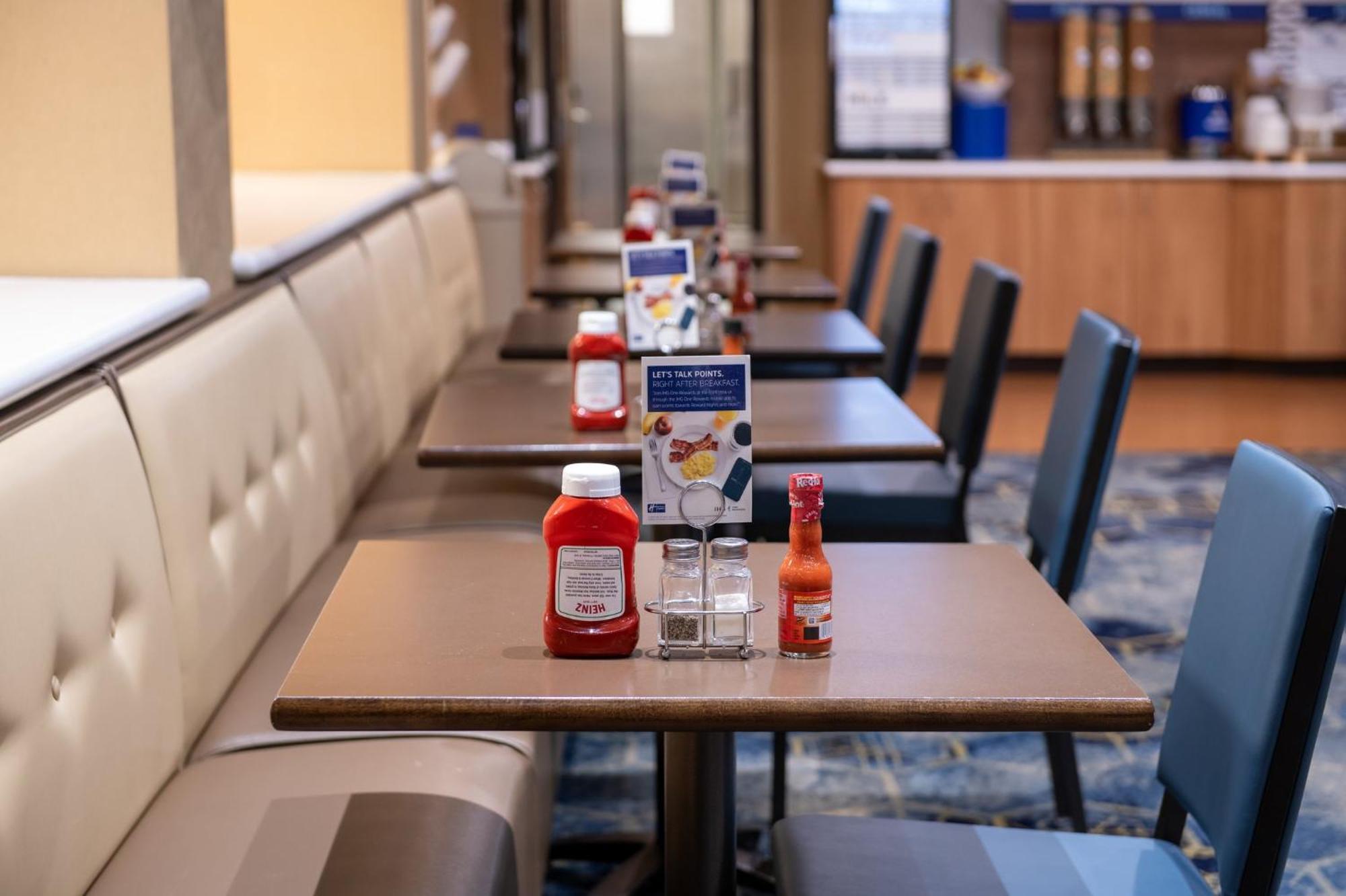 Holiday Inn Express Hotel And Suites - Henderson By Ihg Las Vegas Exterior photo